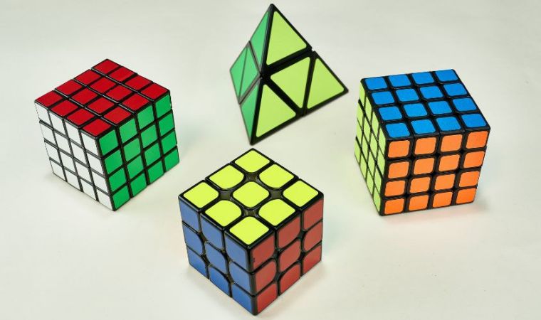 Hướng dẫn một số cách chơi Rubik 3x3 - 2x2 cơ bản dành cho người mới tập chơi